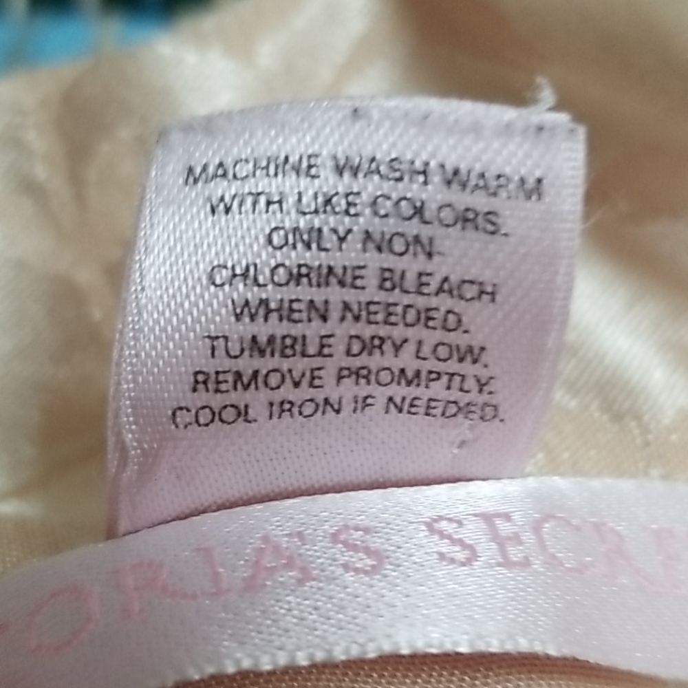 Victoria's Secret Pink Label Satiny Cream PJ Top. - Picture 13 of 14